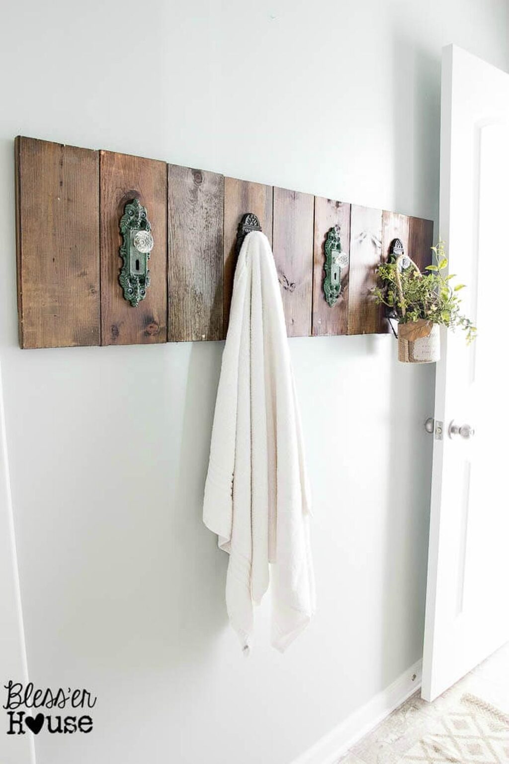 28 Chic Coat Rack Ideas That Are Sure to Impress