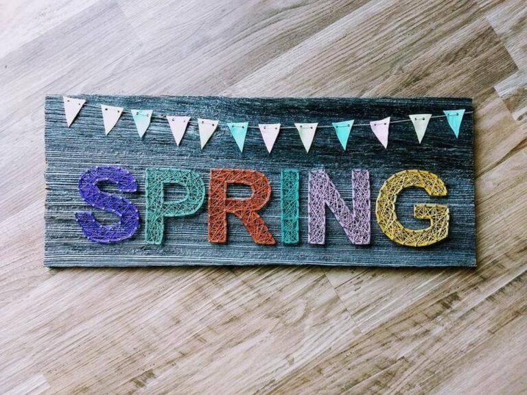31 Trend-Setting Spring and Easter Sign Ideas for This Year