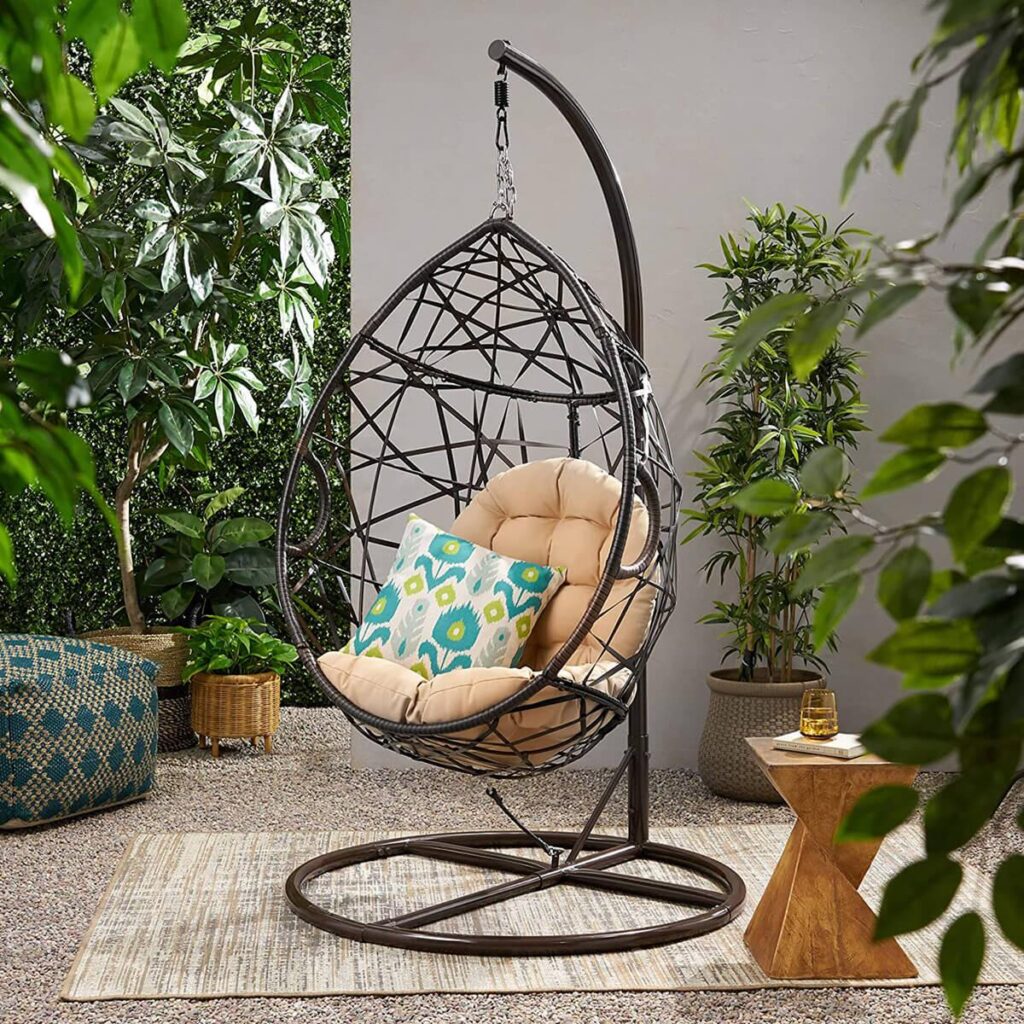 24 Trendy Outdoor Egg Chairs for Ultimate Yard Comfort