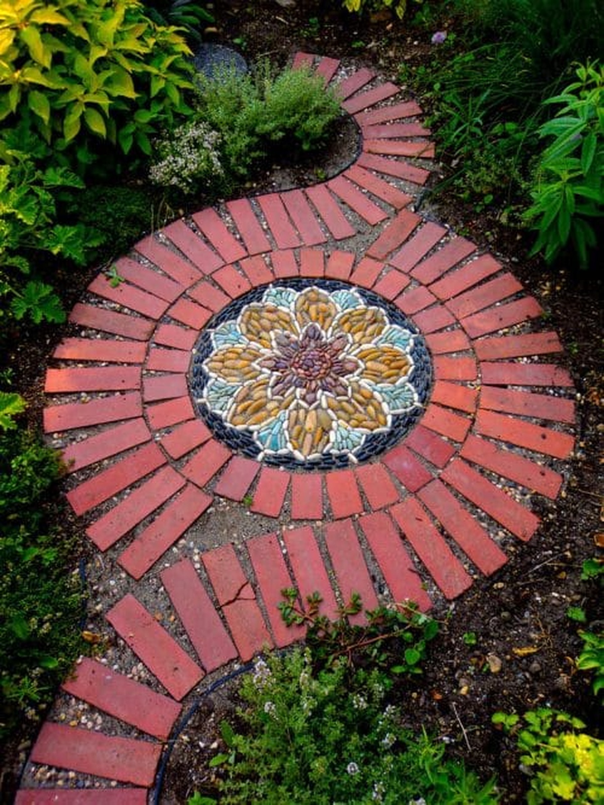 7836578-artful-stone-pathway-design-arch