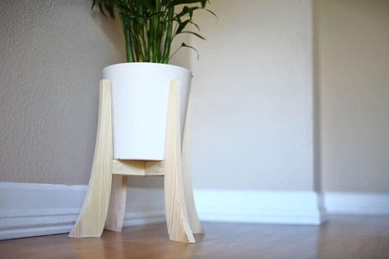 28 Charming DIY Plant Risers for Indoor Plants That Wow Guests