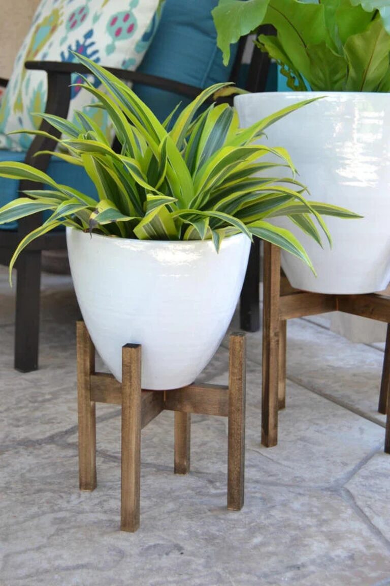 28 Charming DIY Plant Risers for Indoor Plants That Wow Guests